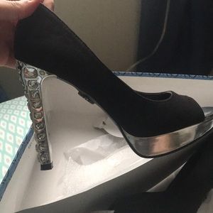 Simply Vera Vera Wang studded heels